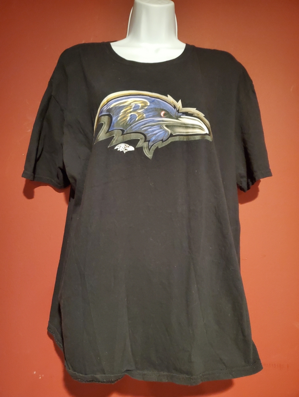 Fanatics Black Tee with Silver-Gray Logo Tag
